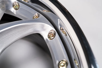 SSR Agle Strusse 17インチ 8.5J +35, 9J +37 (5穴/PCD114.3)