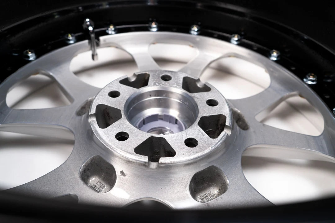 SSR Agle Strusse 17インチ 8.5J +35, 9J +37 (5穴/PCD114.3)