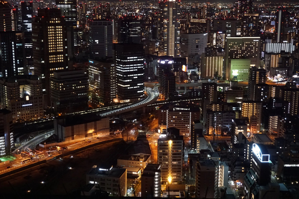 日本への旅行に興味がありますか？コンテナ輸送サービス？日本でのドリフト体験？下のボタンをクリック！