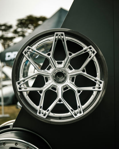 SSR アグレ シュトラッセ 17インチ ホイールセット 8.5J +35 / 9J +37（5H-114.3）