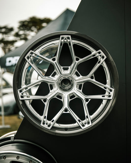 SSR アグレ シュトラッセ 17インチ ホイールセット 8.5J +35 / 9J +37（5H-114.3）